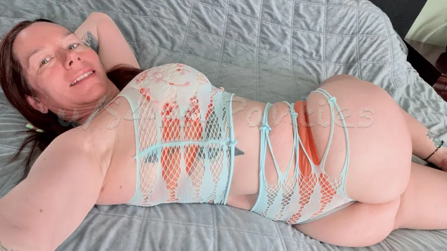 You deserve great things, and I have those things for you. Panties, gym clothing, premades and customs are waiting for you. [selling][usa] I’m Sass, a sassy, playful, quick witted, redheaded, 47yo MILF.