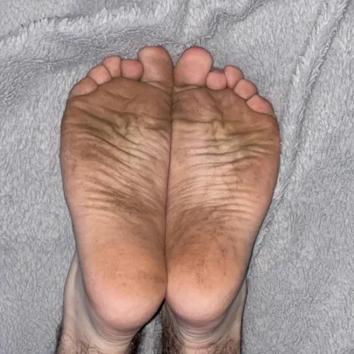 18 | anyone want to watch me lick my dirty feet clean?