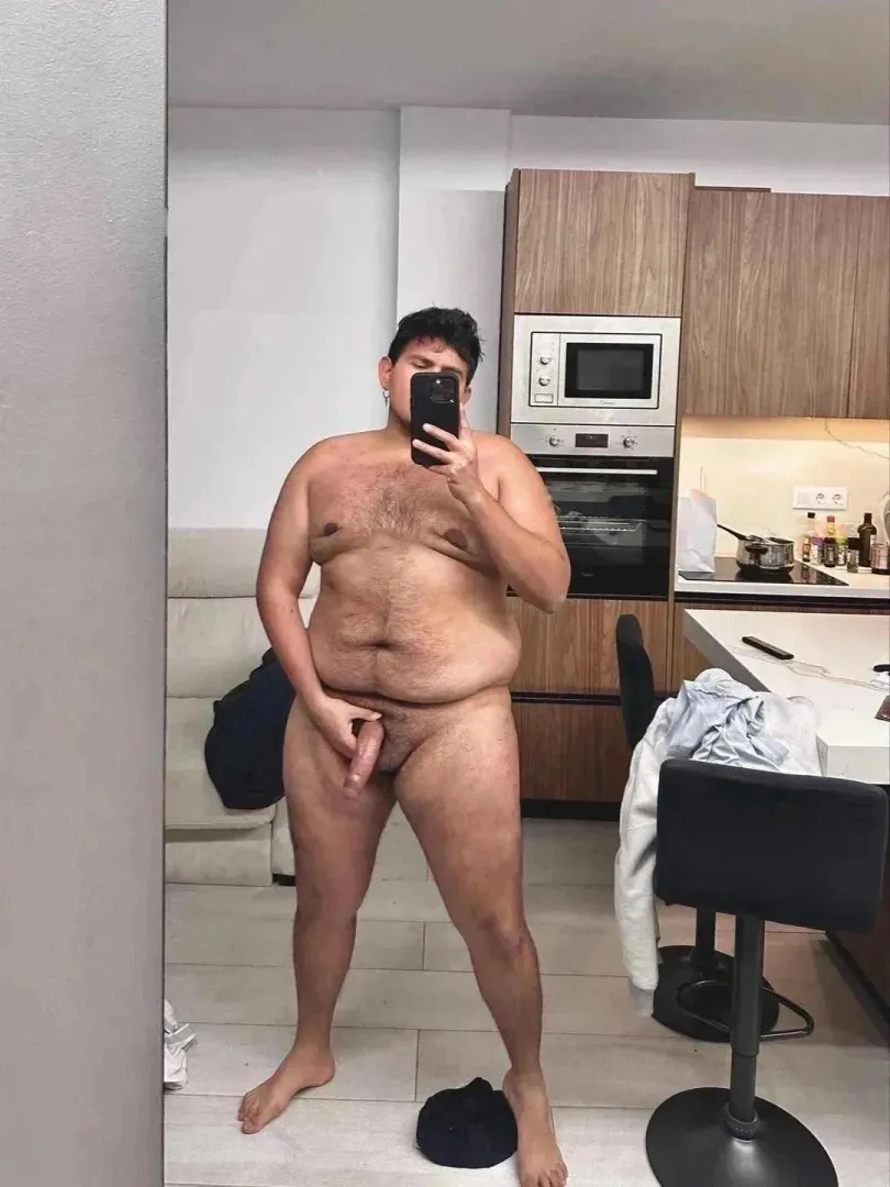 26 [M4M] chub horny asf looking for fellow,CHUB/ OLDER MEN to get freaky with and bust a fat load, super fucking horny rn!!! LETS GET NAKEDDDDD Older+++chubs+++ feet+++Verbal + bear+++ add me: manny_rib71