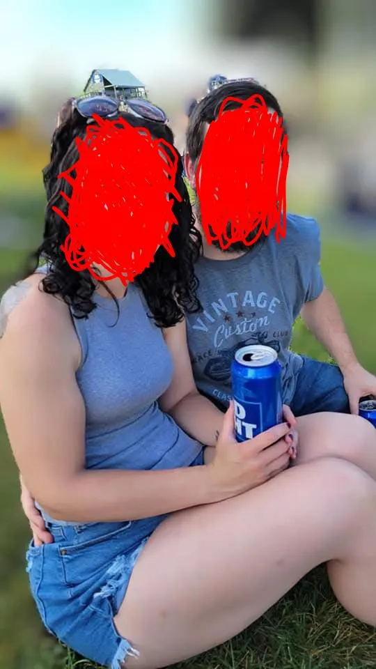 35m32f looking for M for threesome in Western UP