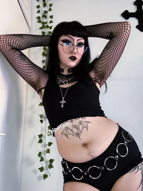 any fans of hairy egirls?