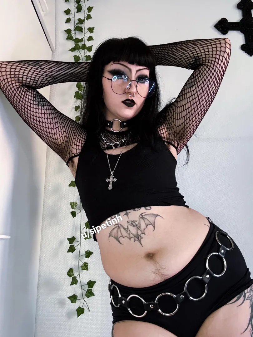 any fans of hairy egirls?