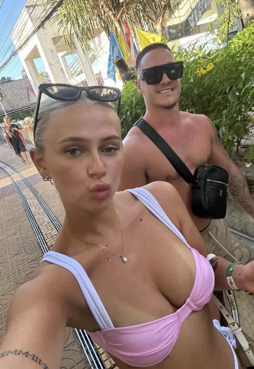 Aussie swingers both 21