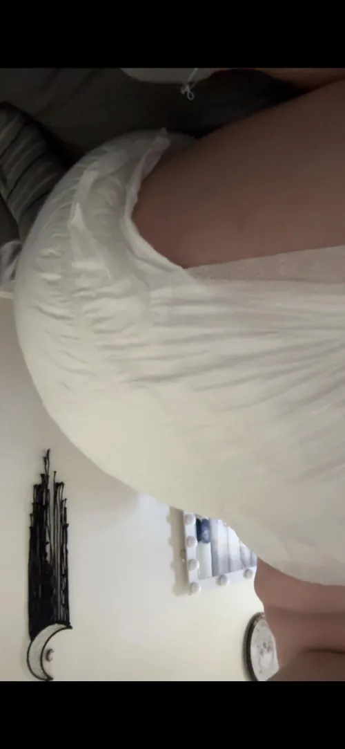 big ole padded bum☺️ daddy has officially started unpotty training me! help humiliate me in my dms ❤️