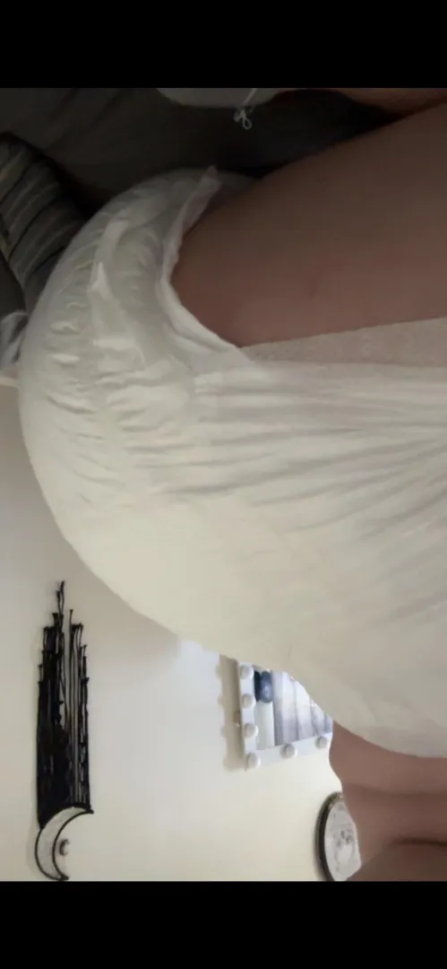 big ole padded bum☺️ daddy has officially started unpotty training me! help humiliate me in my dms ❤️