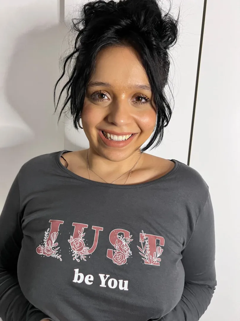 Galadriel, 24 ys old and already married... still too naughty and tight enough