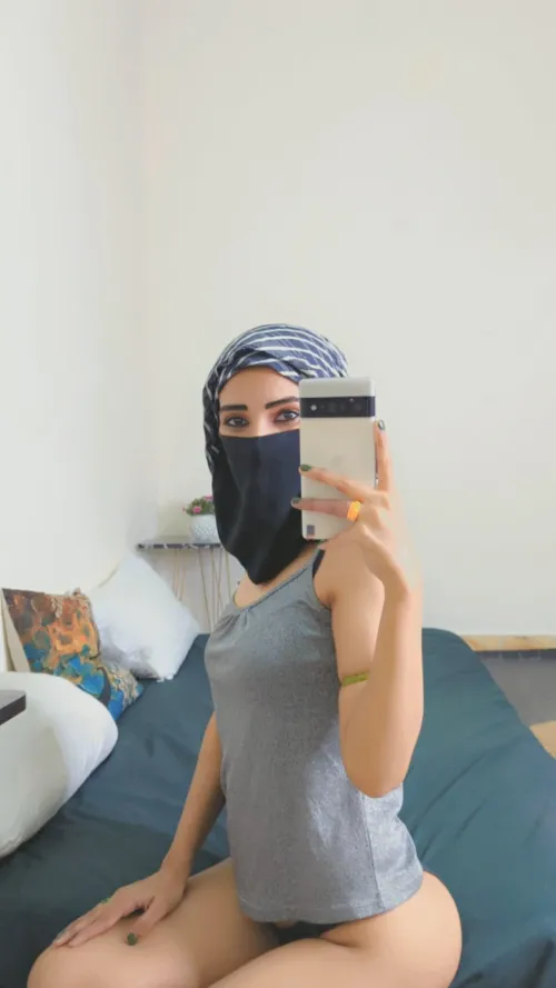 How much do you wanna taste  my desi pussy (F)