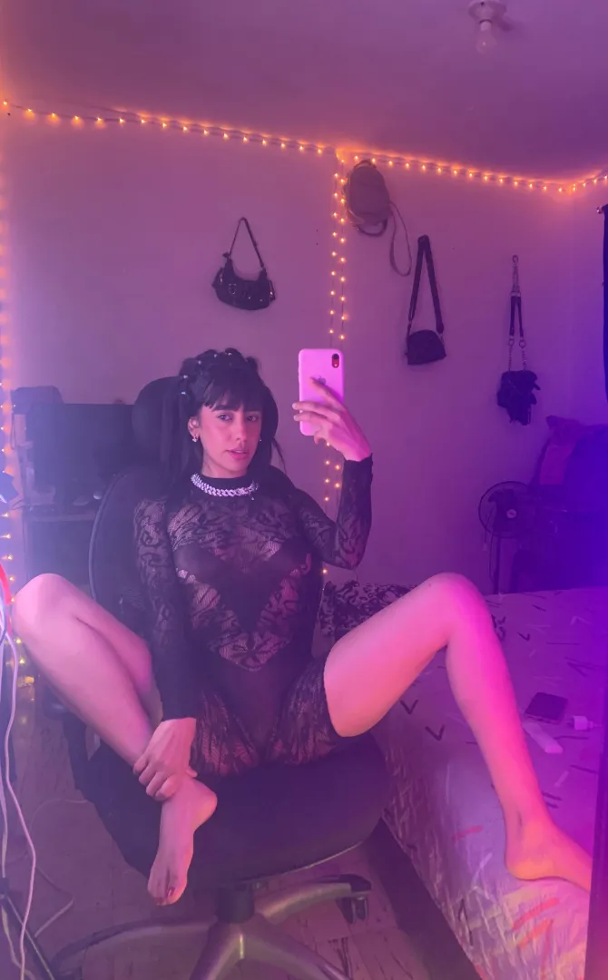 I want you to see me masturbating [feet] [premade] [sext] [Video call] [dickrating] [pic-vid] [custom] [squirt] [GFE] [fetish] [roleplay]