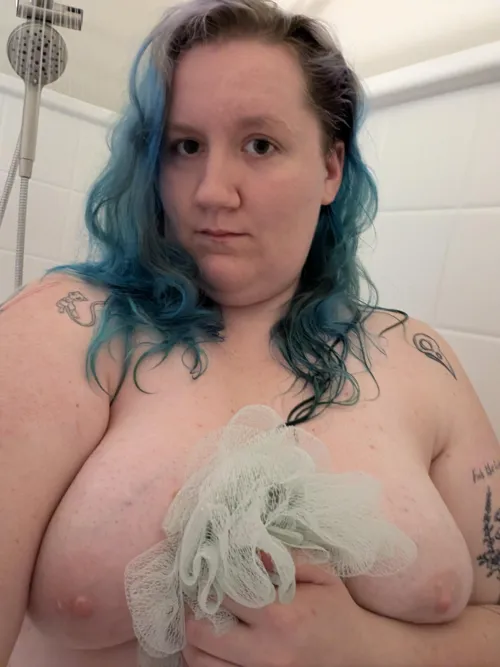 If you're into curvy women make sure to check me out! Shower videos and more! ❤️