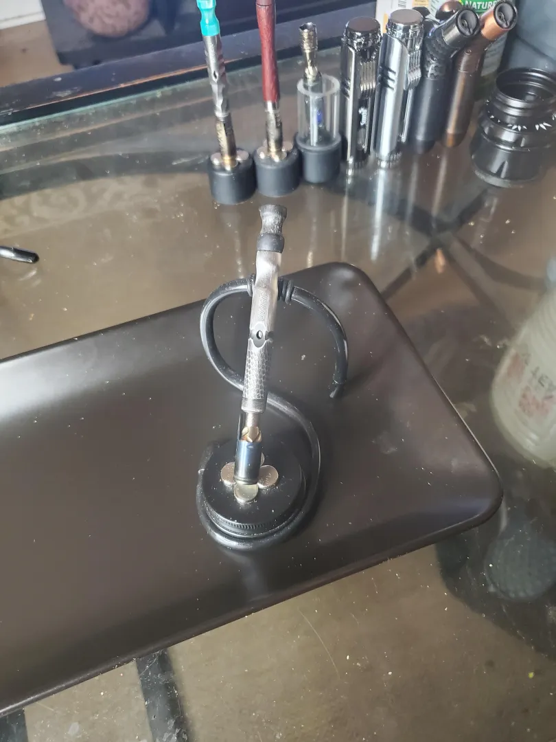 I'm loving this stash stand that leans my Dynavap.