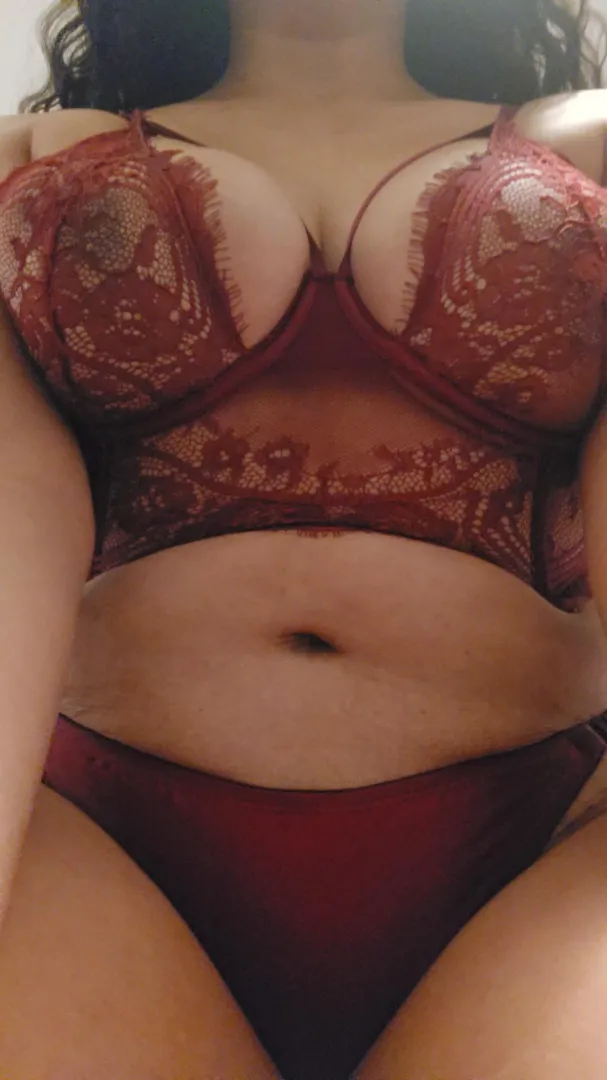 Just me and this red set tonight… alone...