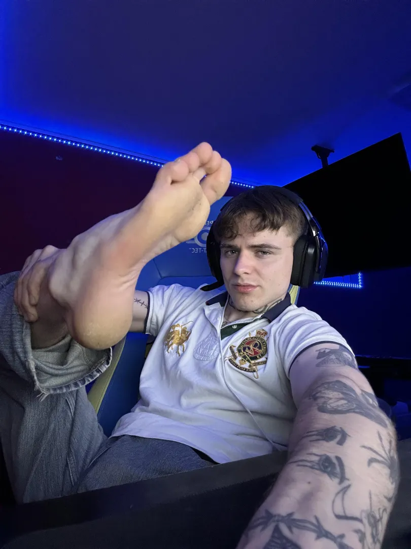 lick these soles clean