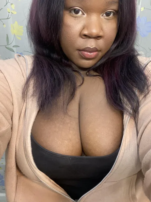 Look at my lips and let them guide you to submission.