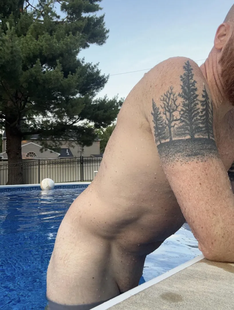 Love chilling in the pool as the sun is setting and gliding under the water. My poor neighbors 