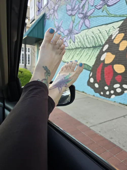 You get 30 seconds before I pull them back in the car, make it good!