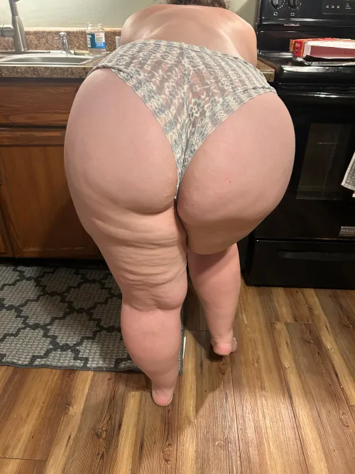 You love a thick mommy