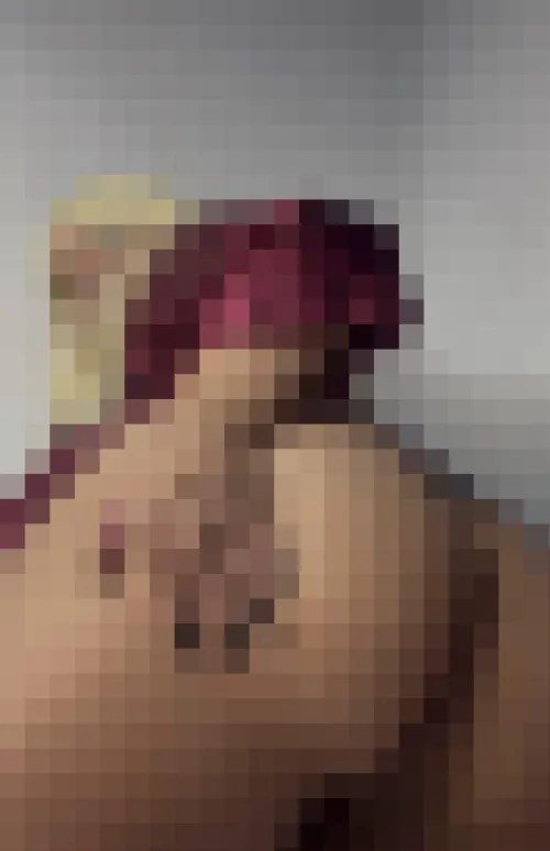 You're so pathetic that all you deserve is to see my big pixelated ass