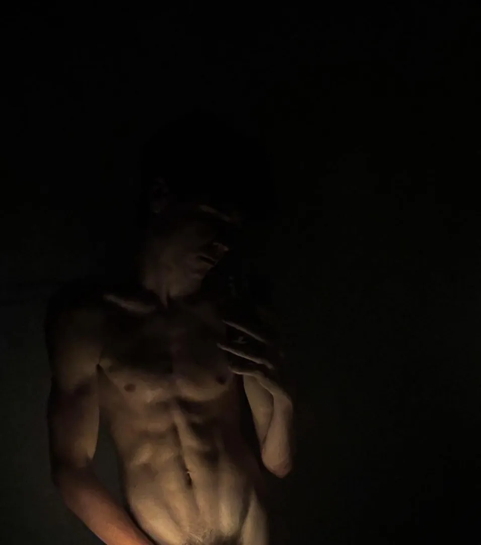 19M looking for fun, dm me for pics and location