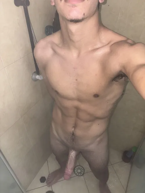 [22] hope you appreciate shower pics