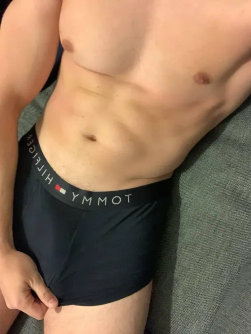 25 Straight - have a seat