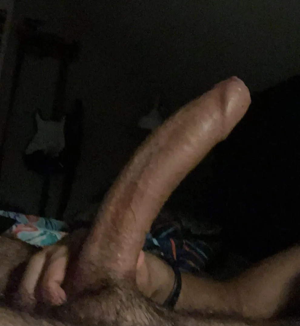 6”3 fit muscular and hung in London/West London area