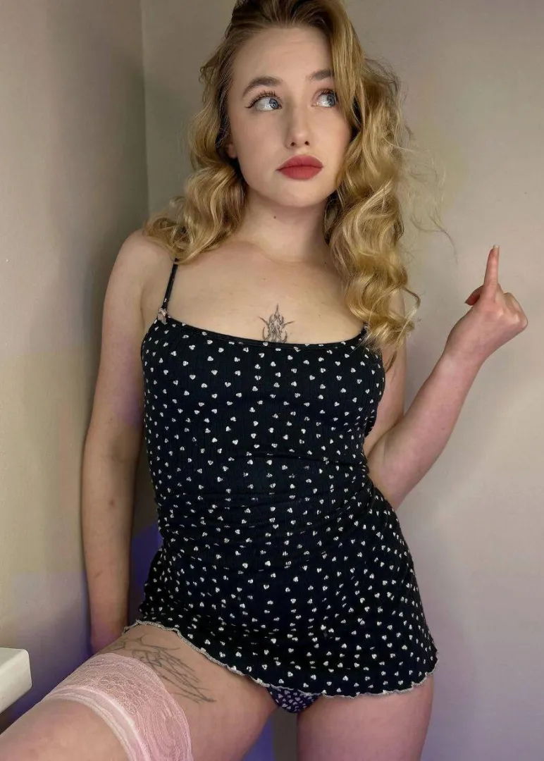 A loser like you only jerks off with two fingers?