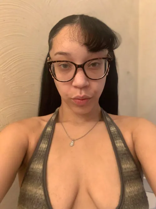 Be a good boy and let me ride you. 