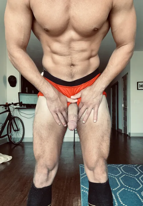 Bet you’d love to taste this cock of mine