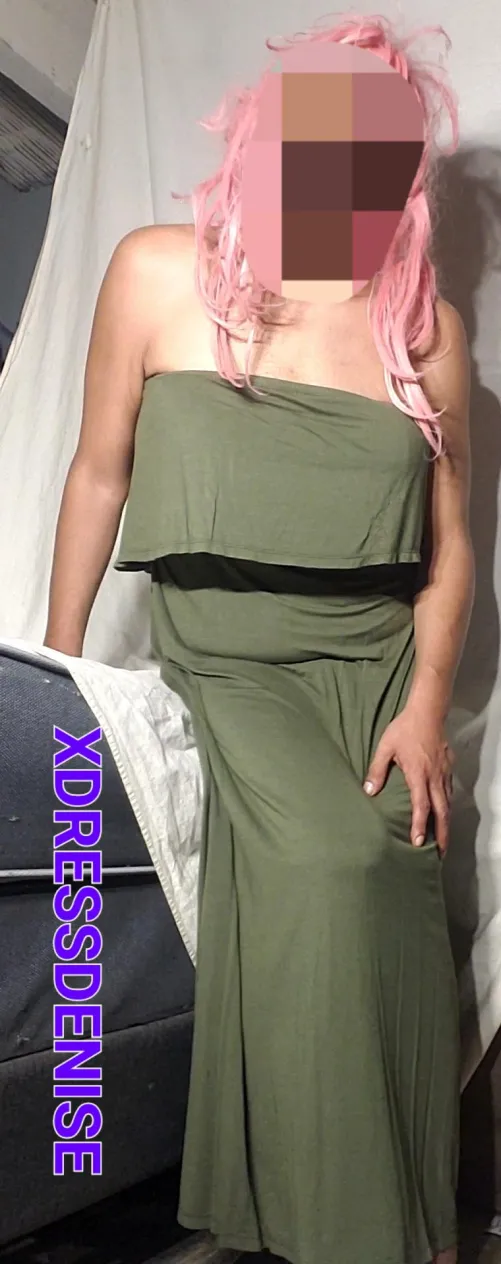 Closet door shut, twerk playlist on blast. Denise is dropping it like it's hot