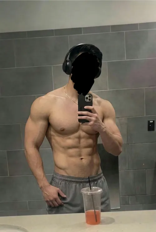 Finishing up the cut  (24M/ 5’8/ 173lbs)