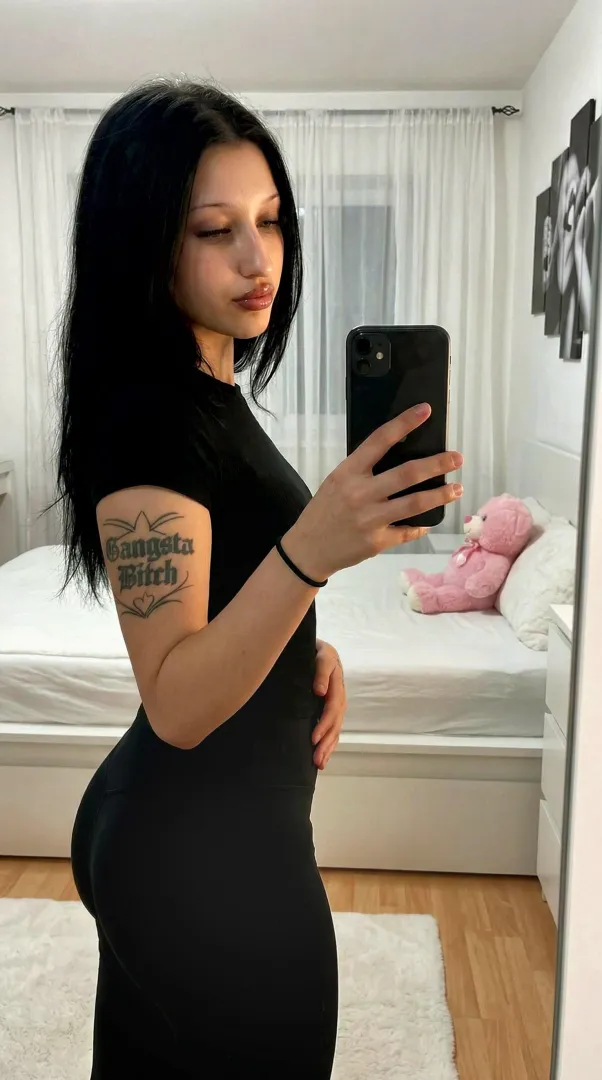 hi.. if ur an old man, say “yes” bcs ur my type. Can we do raw fun?