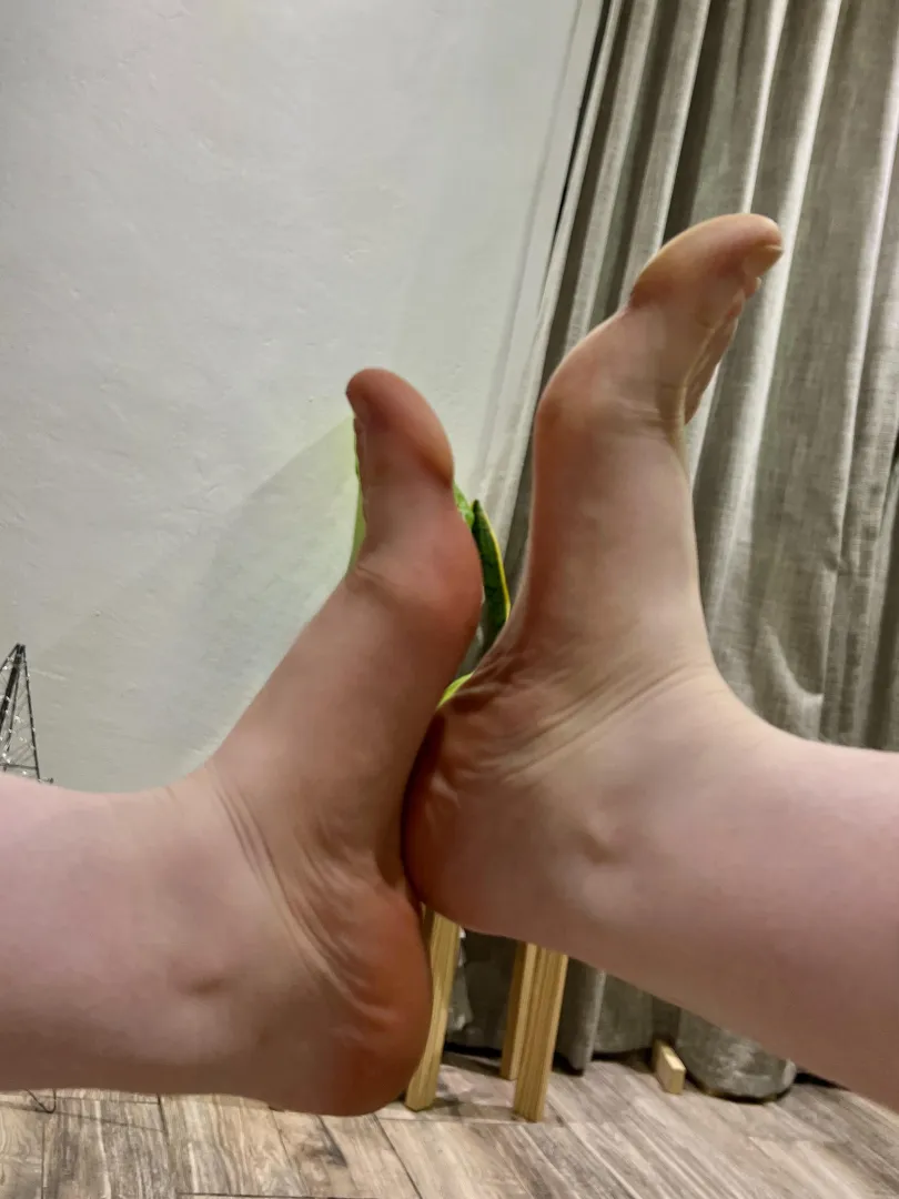 I wonder how many of you would go crazy smelling my feet