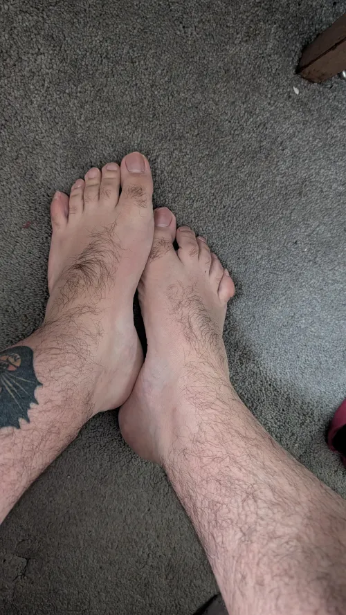 Is there any love for thick tattooed men with hairy feet?