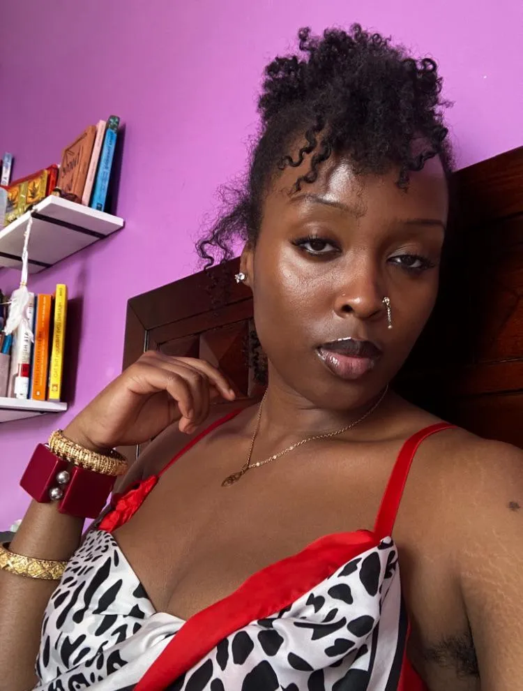 it’s 7am. your testosterone is high and you need to drain your wallet. you came to the right Goddess