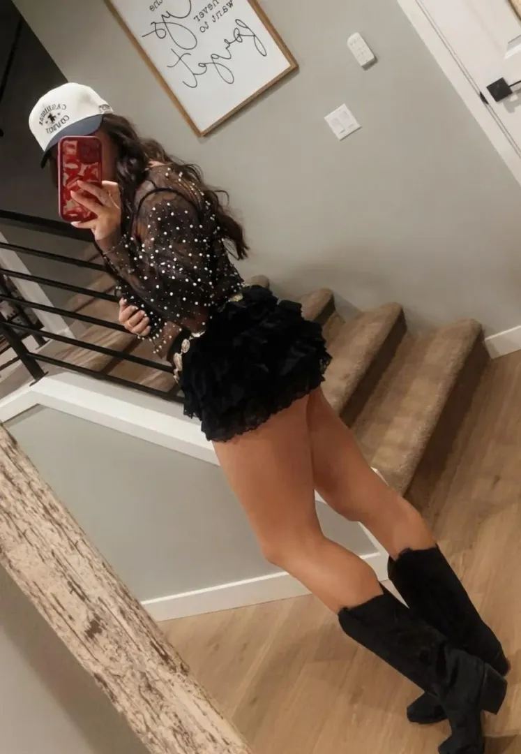 Looking for a pretty cowgirl??