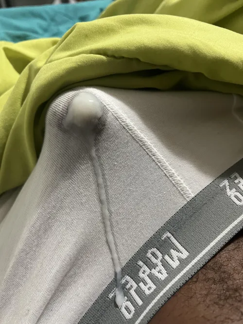 love watching you boys leak… it gets me like this