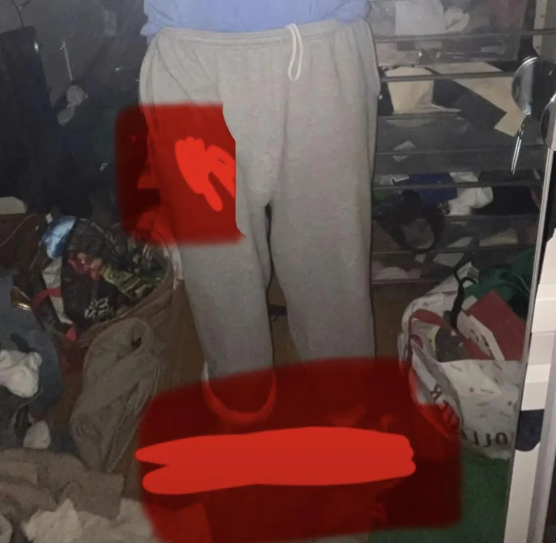 My friends grey sweats, is his print big?