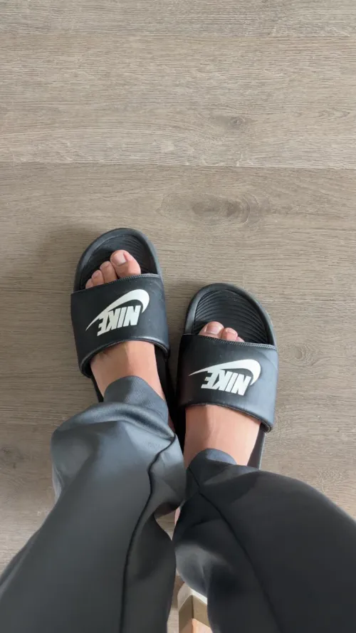 nike slides