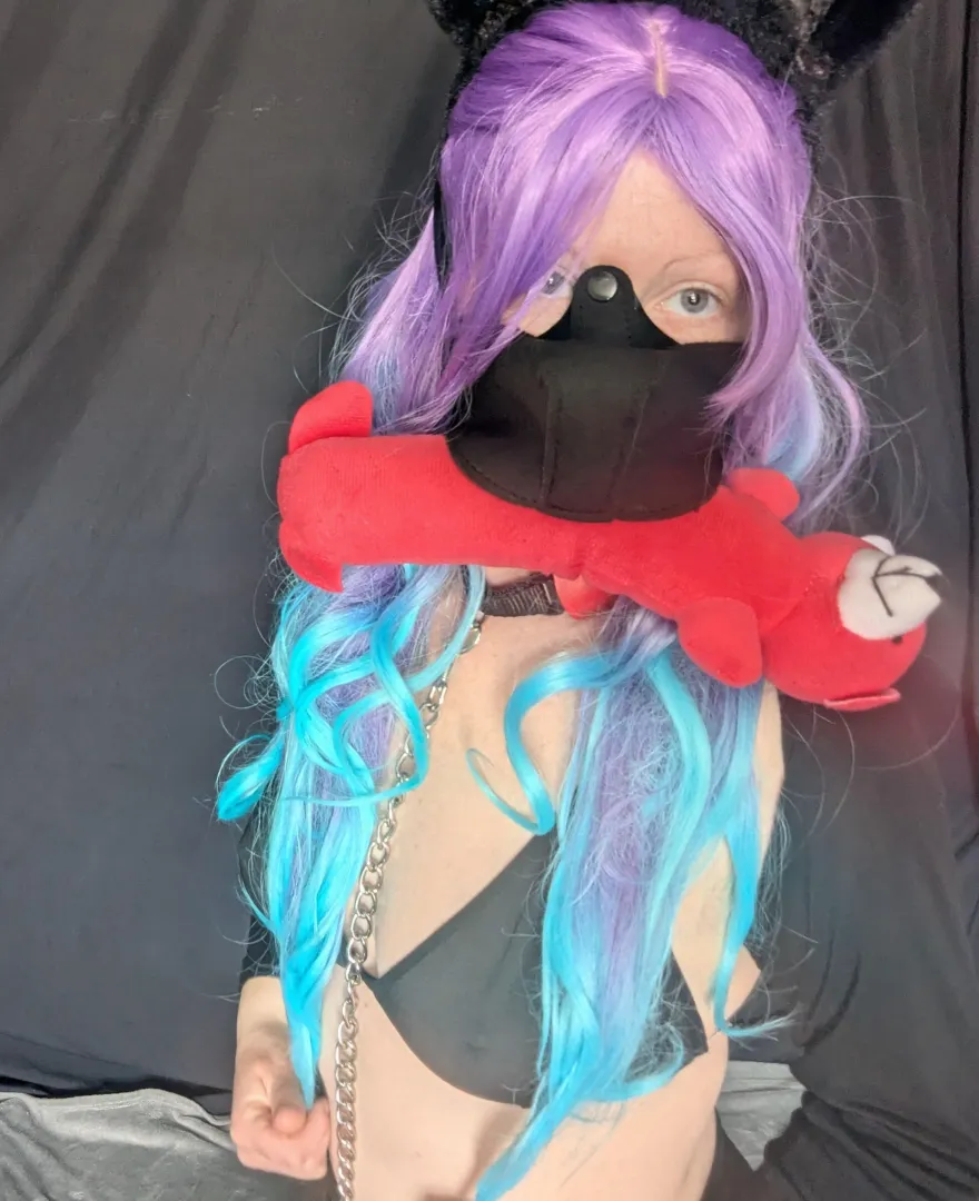 [OC] I love playing with my toys!!