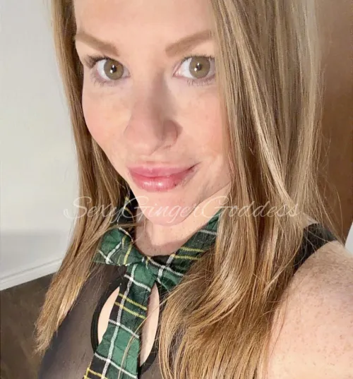 [Selling] MILF Monday! Panties • GFE • Socks • Toys • Plugs • Bras • Pus•y Hair • Hair • Foot Dust • Fart Videos • Scat • Urine • Urine Panties • Scat Panties • Cosplay • Role Play • A*e Play & more Telegram - SexyGi