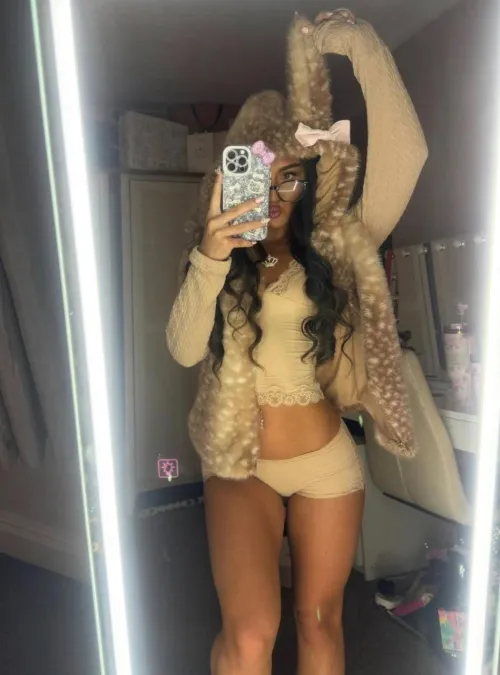 too cute in this yellow set