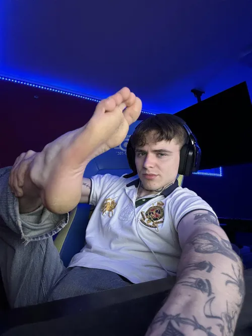 what do you think about my feet ?