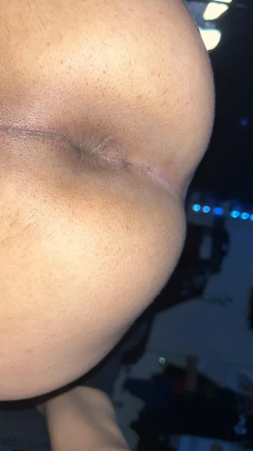 Who wanna come dick me down in their car tonight?