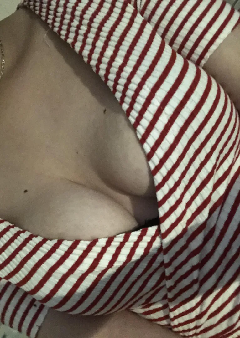 would u grape me if u saw my cleavage?