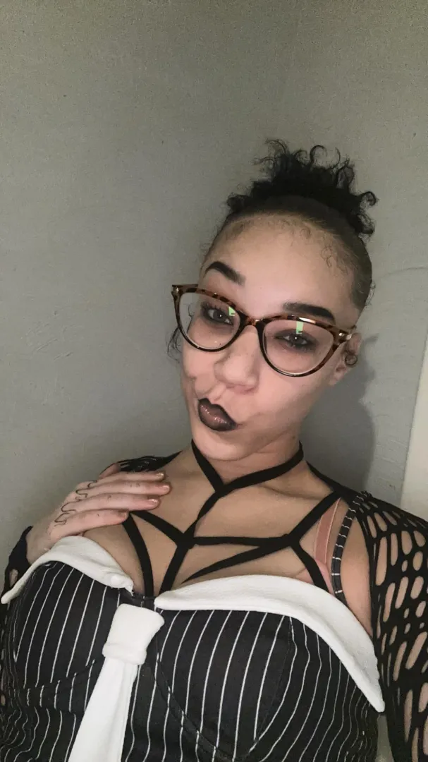 You can have the back side or front! Wch one would u rather have?