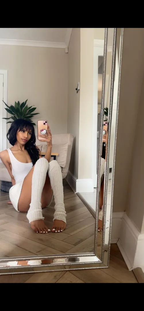 You'd ruin your entire life just for one second of my feet on your screen 