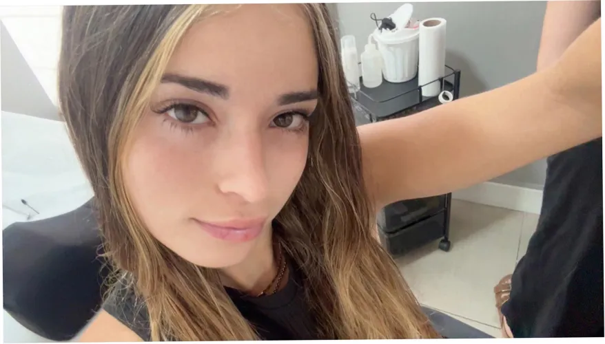 18F still learning how to stay here when people are watching