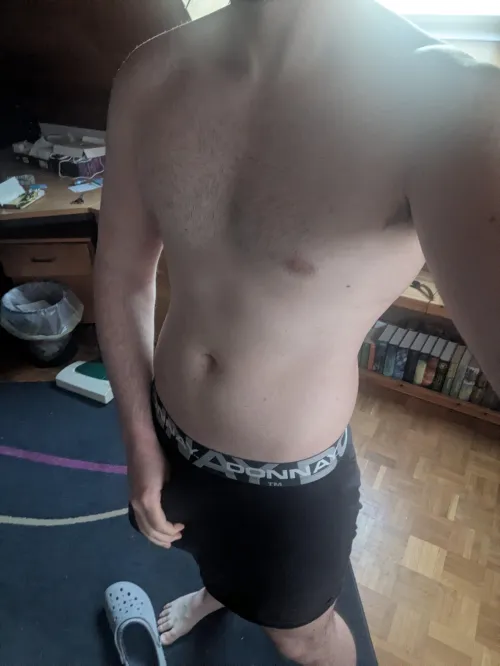 [23] Any cute smooth twinks want to Show Off and write or Play a Game ? Cant jerk right now and am bored af, snap halodrizucker