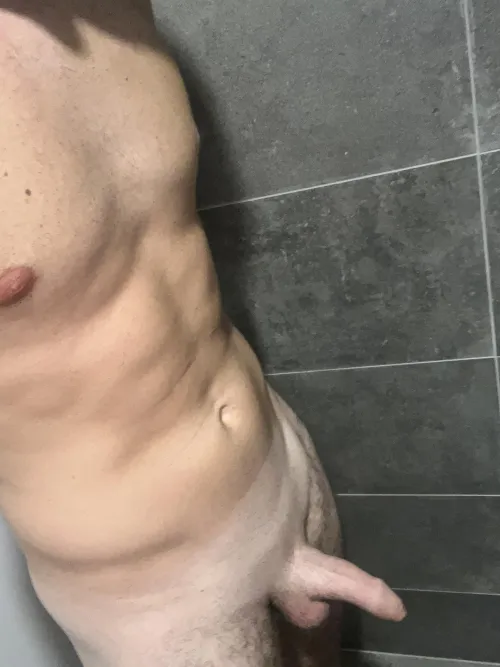 24 looking for first time fun in CBD