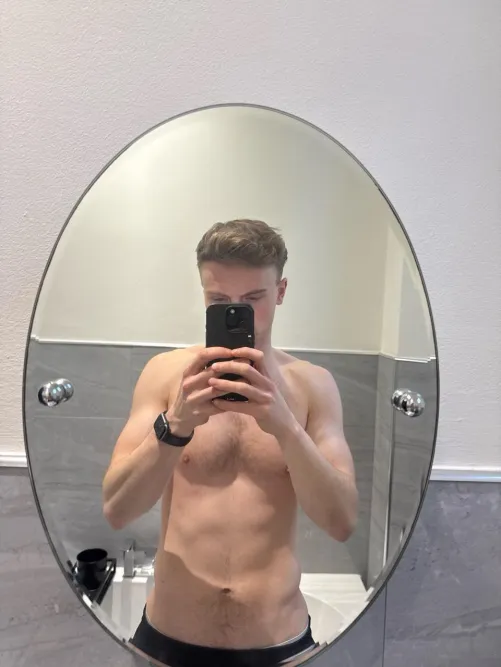 [25] WFH and need entertainment 